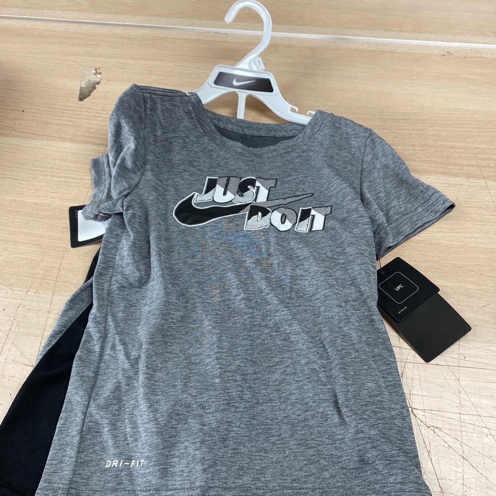 Nike Boys 2 Piece Set 76H819-K0F Heather Grey Black T-Shirt And Shorts